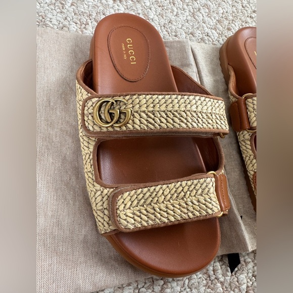 Gucci Tan and Brown Slide Sandals - Picture 6 of 10